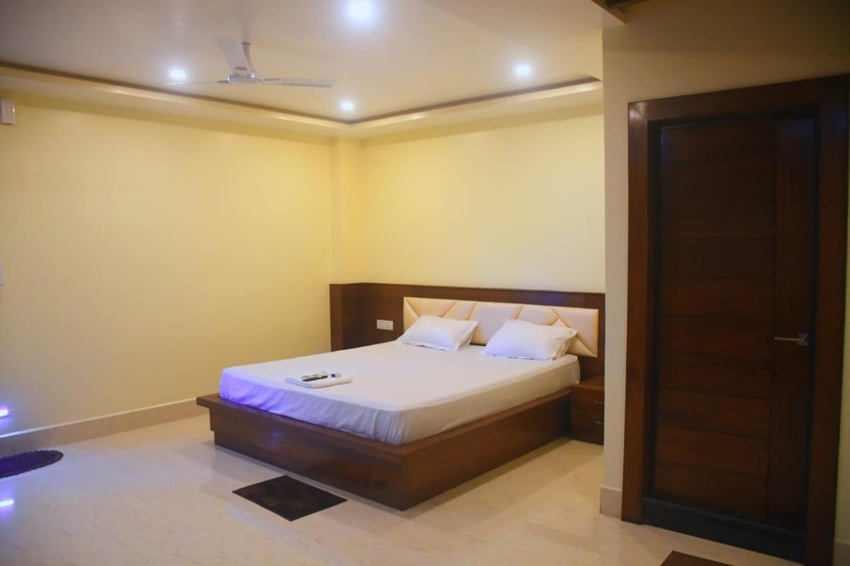 Prince Palace Jhargram Buitenkant foto