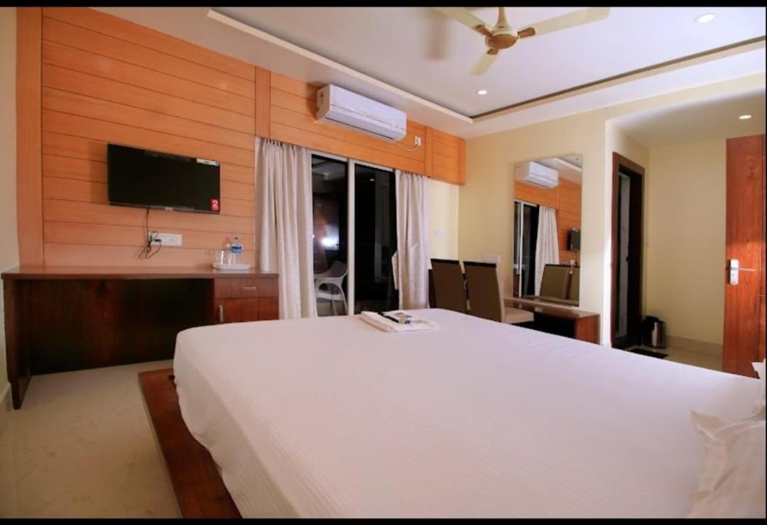 Prince Palace Jhargram Buitenkant foto